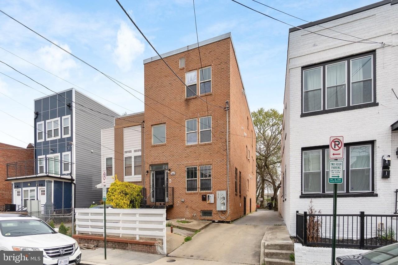 1829 Providence St Ne #B - Photo 2 of 37