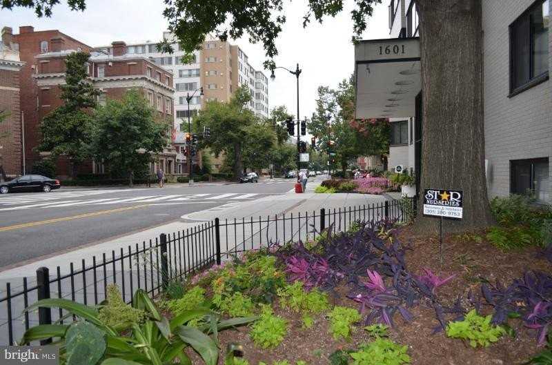 1601 18th St Nw #509 - Photo 2 of 16