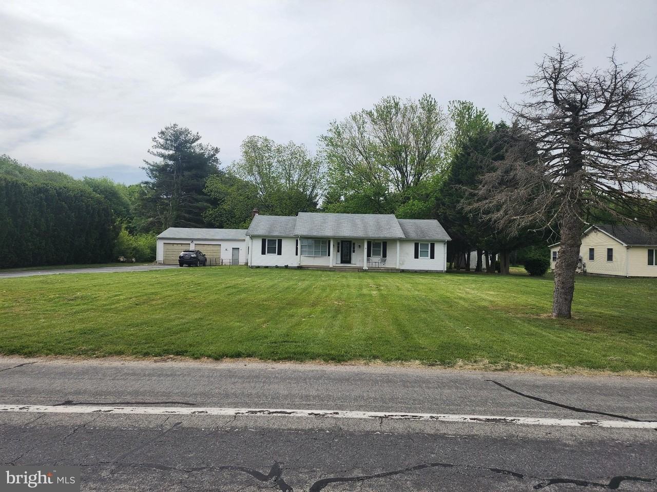 2462 Bowers Beach Rd - Photo 3 of 4
