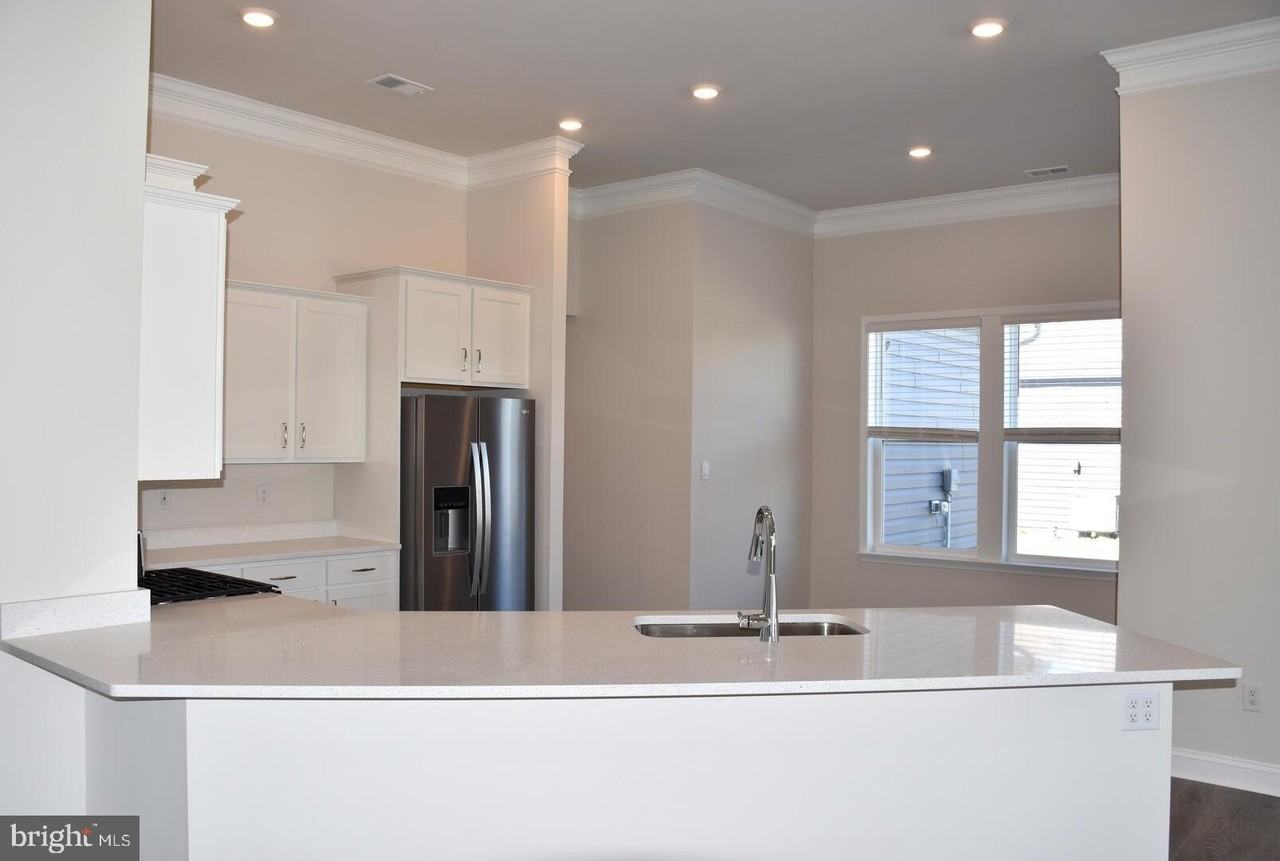 24243 W Cypress Way - Photo 4 of 19