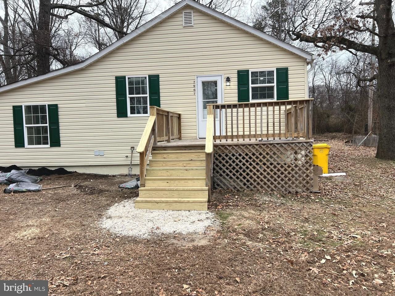 7967 Foster Ave - Photo 2 of 42
