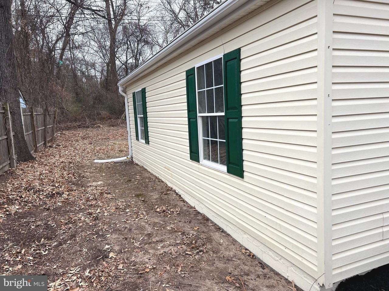 7967 Foster Ave - Photo 4 of 42