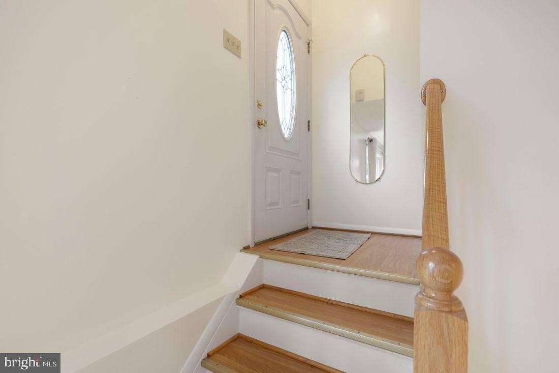 1322 Farrara Dr - Photo 4 of 38