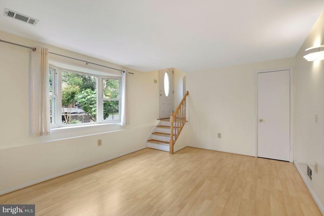 1322 Farrara Dr - Photo 7 of 38