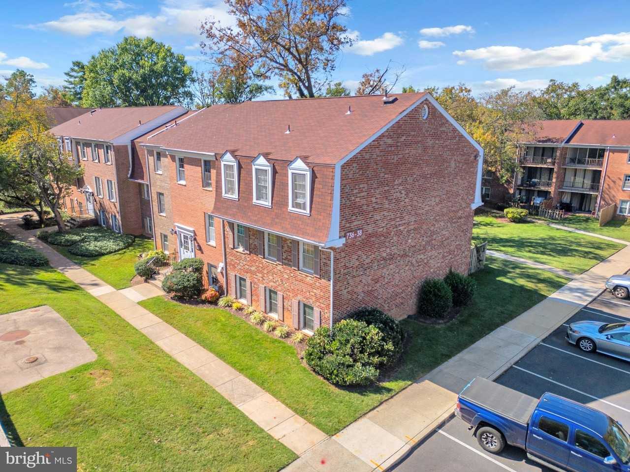 736 Quince Orchard Blvd #T2 - Photo 2 of 30