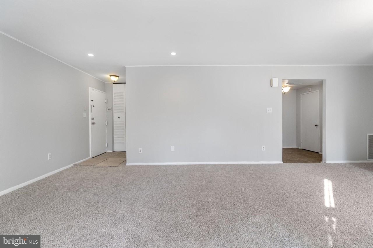 10239 Prince Pl #26-102 - Photo 5 of 34