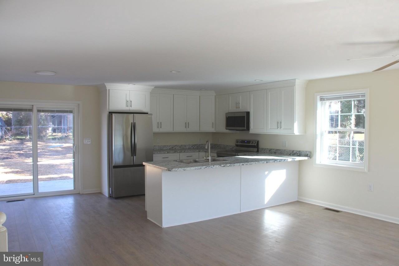 29322 Will St - Photo 3 of 18