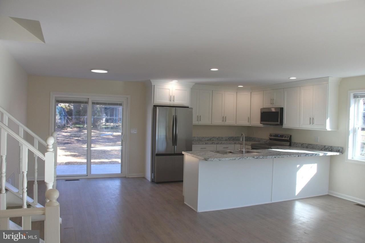 29322 Will St - Photo 5 of 18