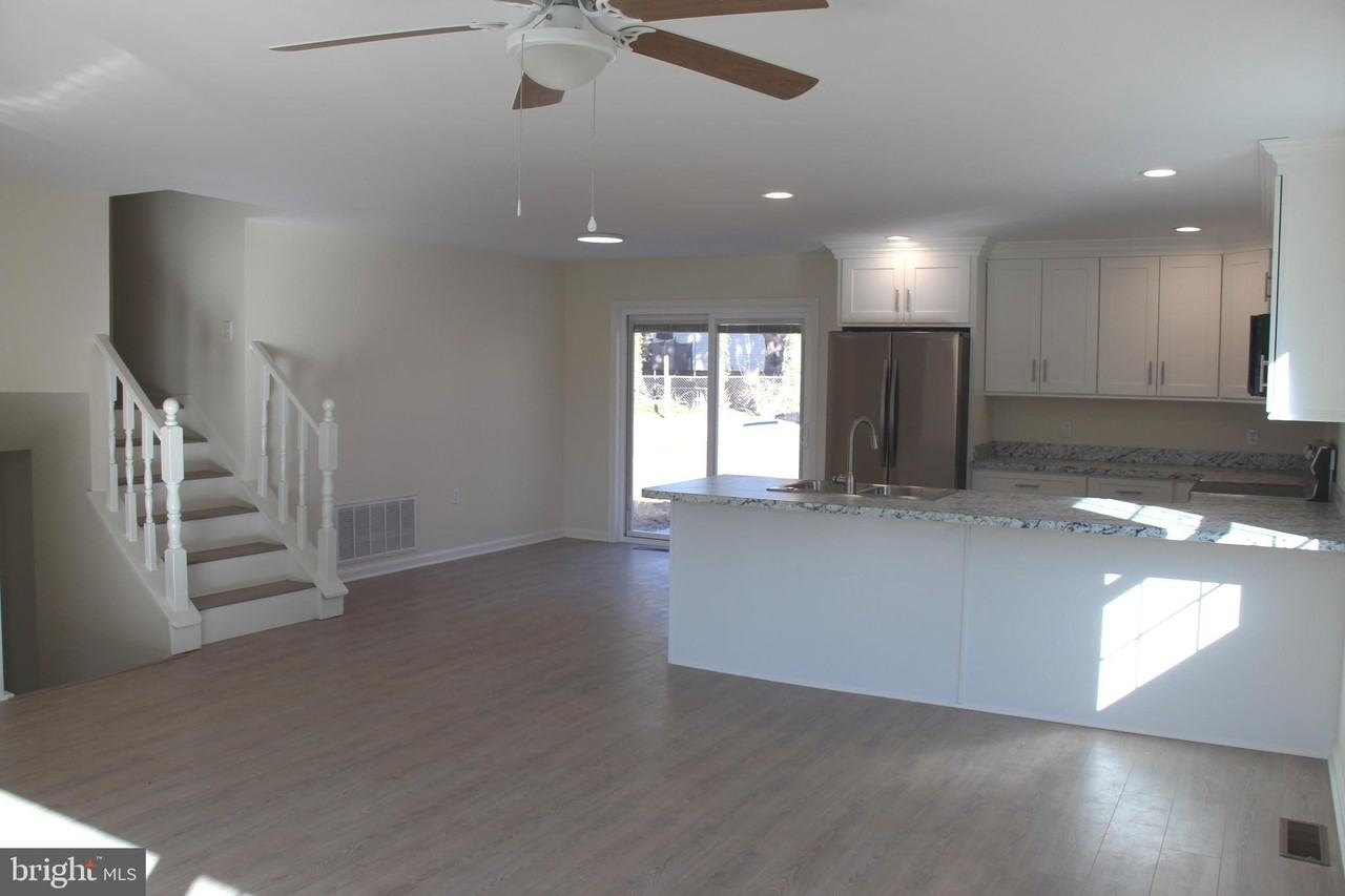 29322 Will St - Photo 7 of 18