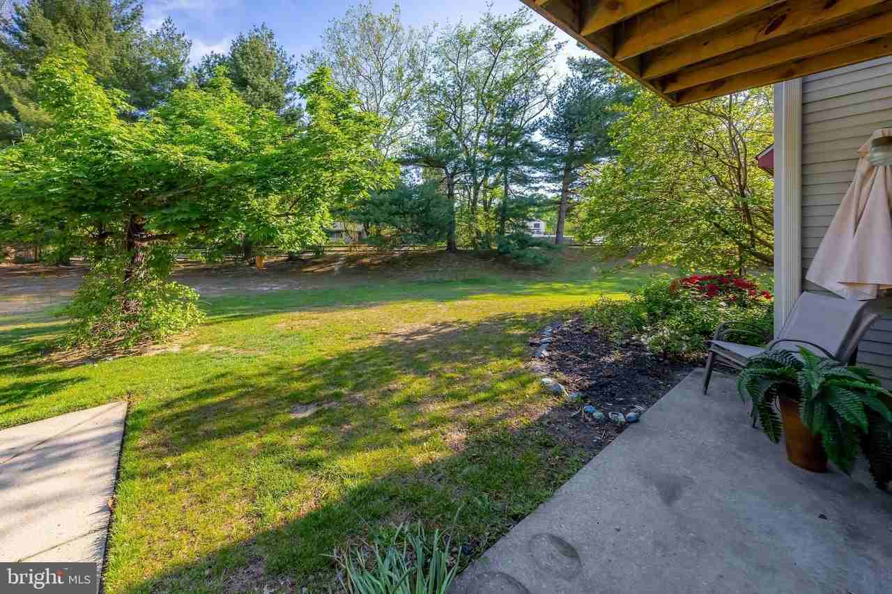 127 Ashton Ct - Photo 3 of 17