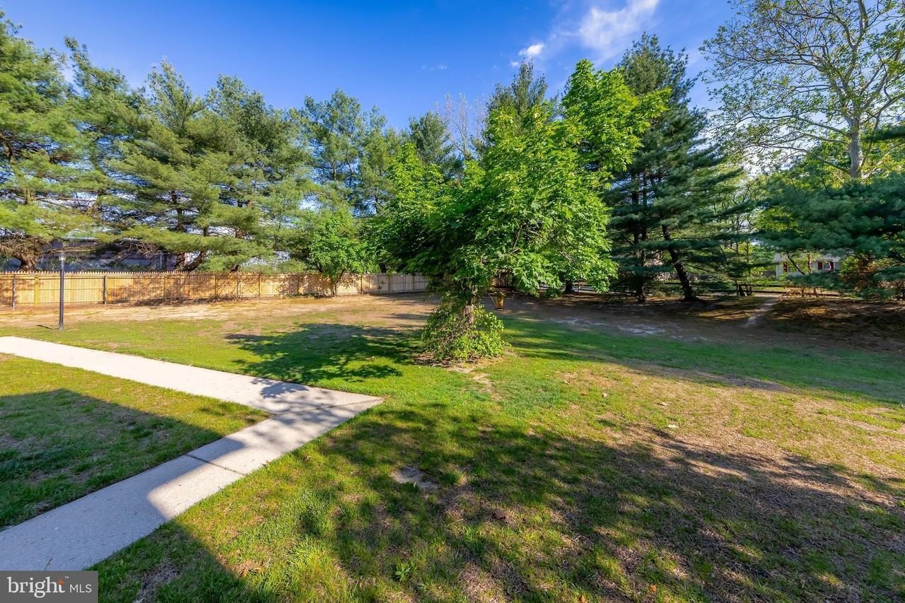 127 Ashton Ct - Photo 4 of 17