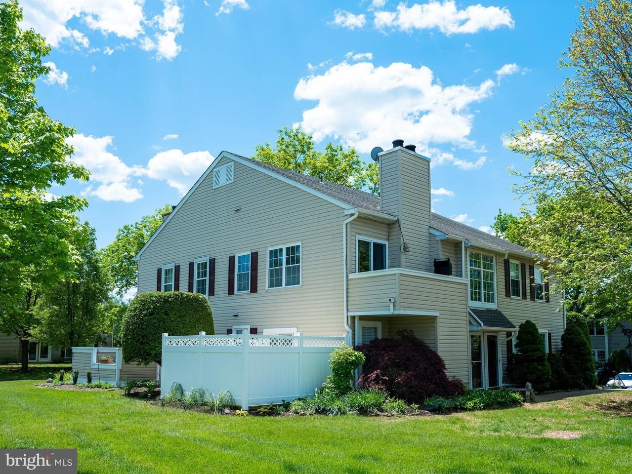 51 Meadow Ln - Photo 2 of 38