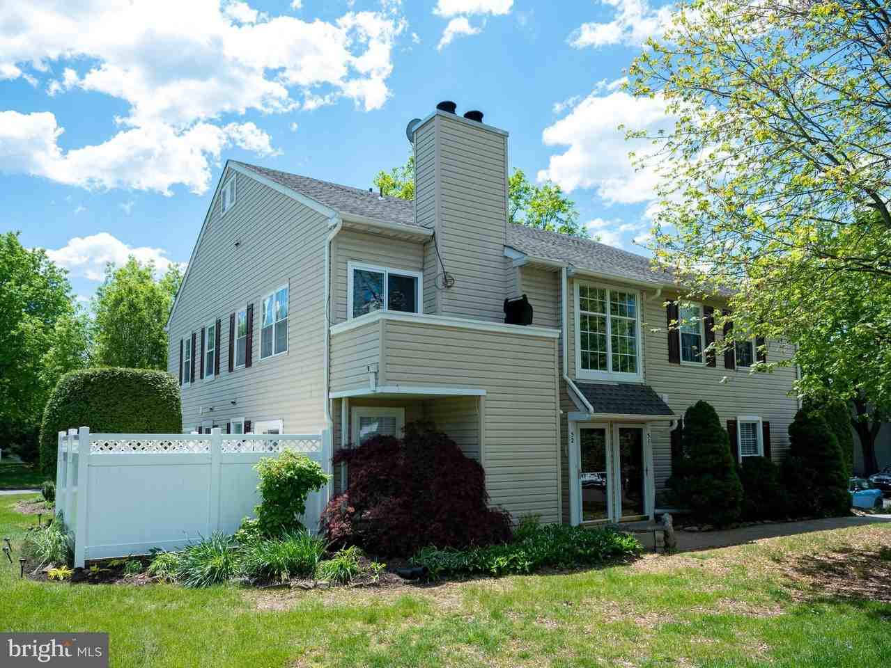 51 Meadow Ln - Photo 3 of 38