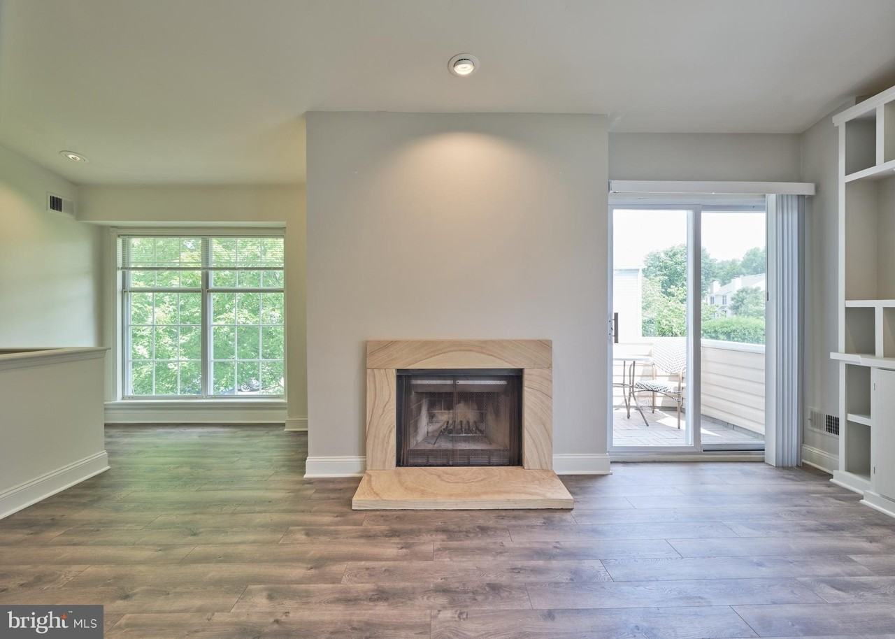 51 Meadow Ln - Photo 4 of 38
