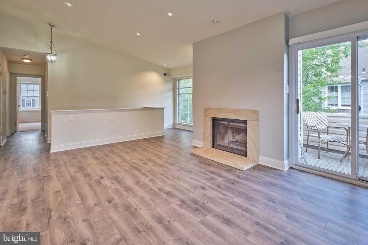 51 Meadow Ln - Photo 5 of 38
