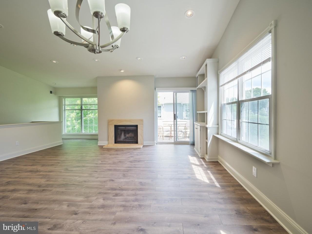 51 Meadow Ln - Photo 7 of 38
