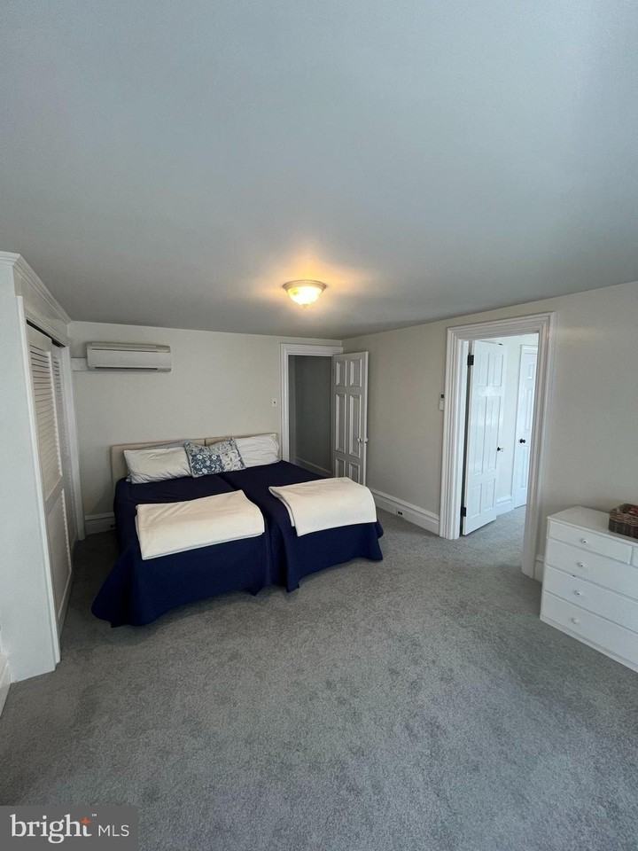 241 W Maple Ave - Photo 7 of 10