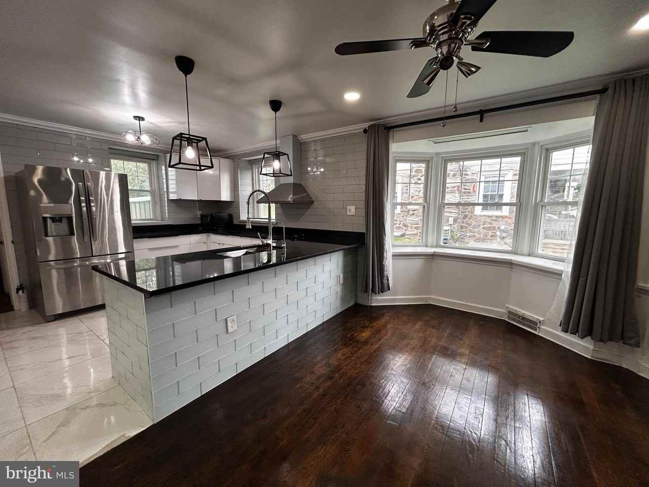 56 N New Ardmore Ave - Photo 5 of 14