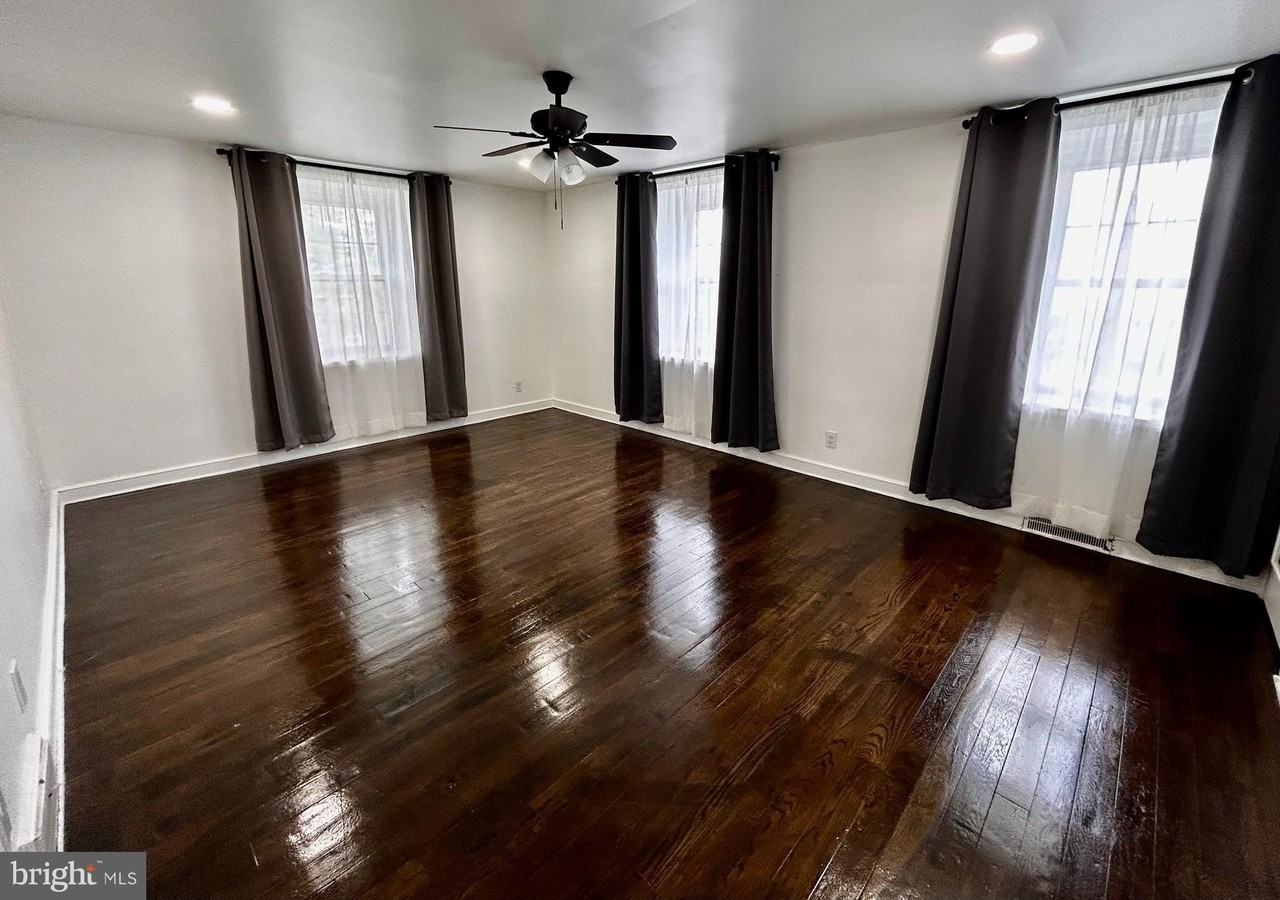 56 N New Ardmore Ave - Photo 6 of 14