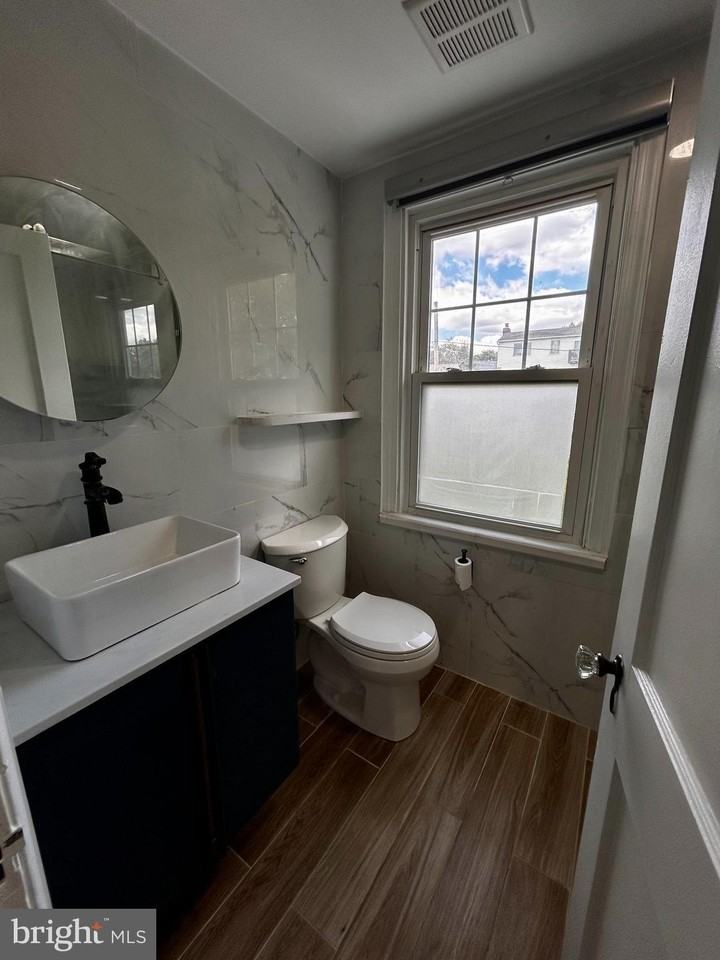 56 N New Ardmore Ave - Photo 7 of 14