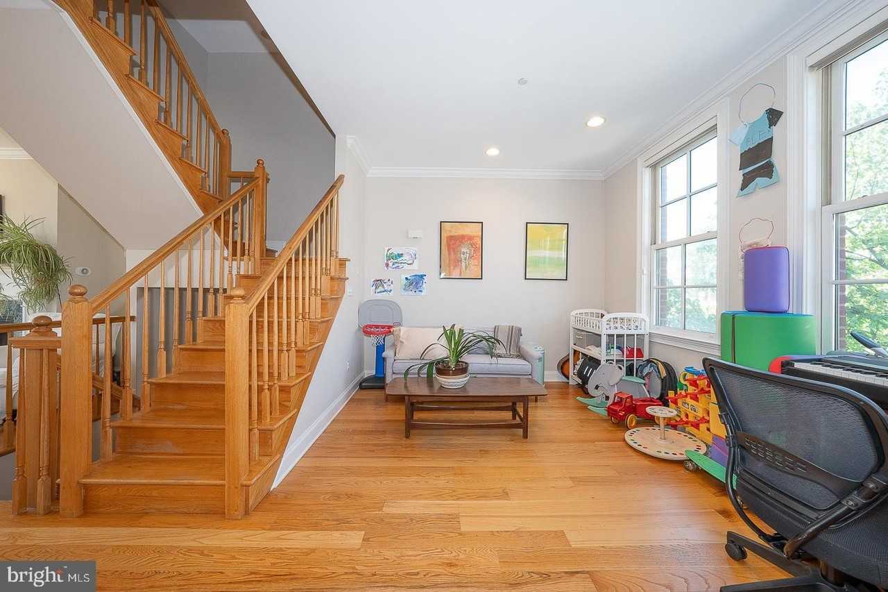 1832 Fairmount Ave - Photo 4 of 29