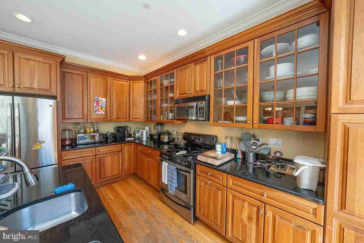 1832 Fairmount Ave - Photo 6 of 29