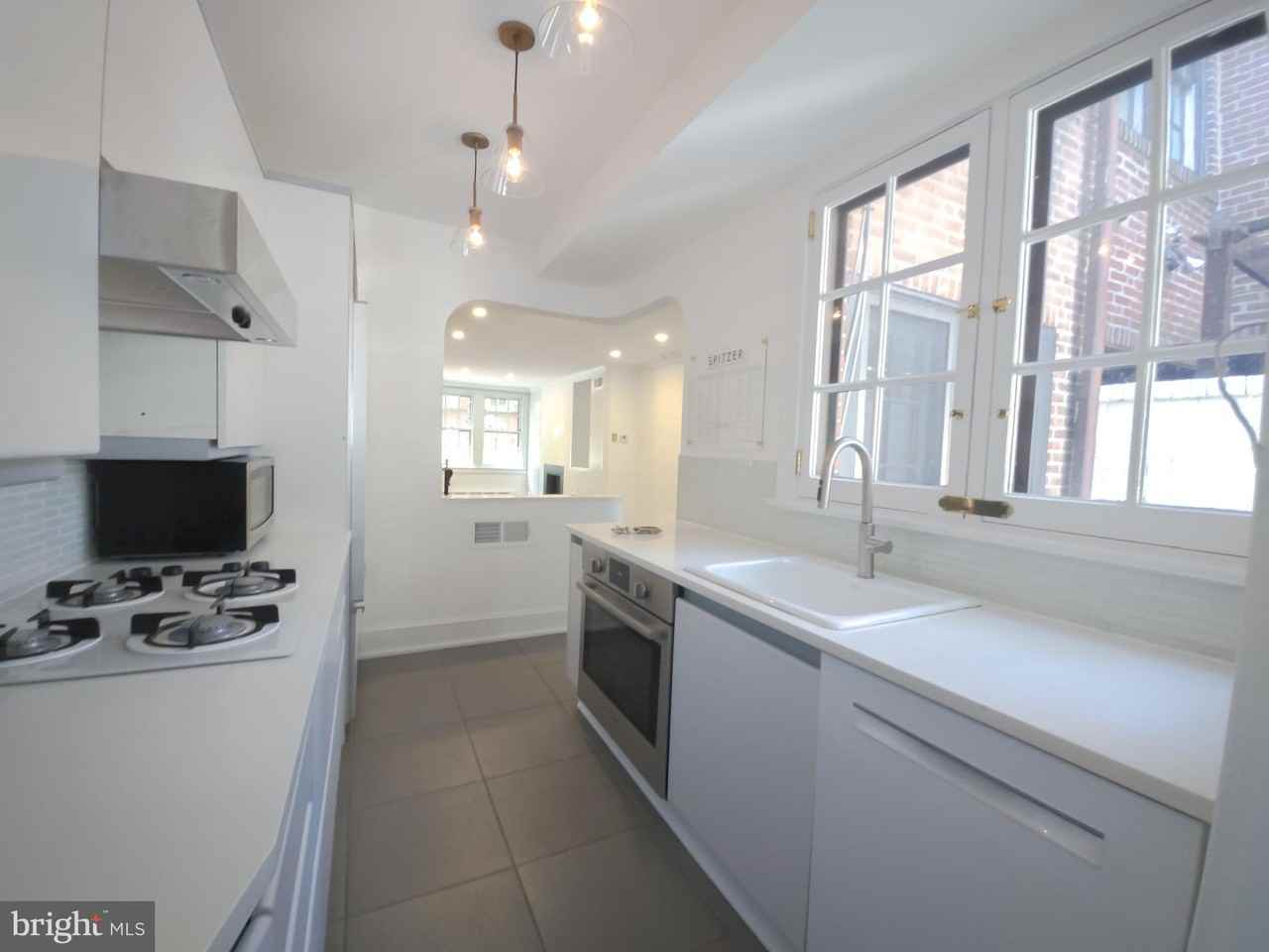 1915 Panama St - Photo 3 of 36