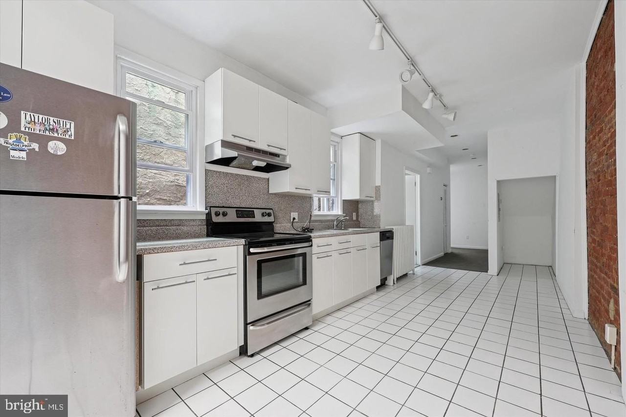 4355 Main St #2 - Photo 4 of 18