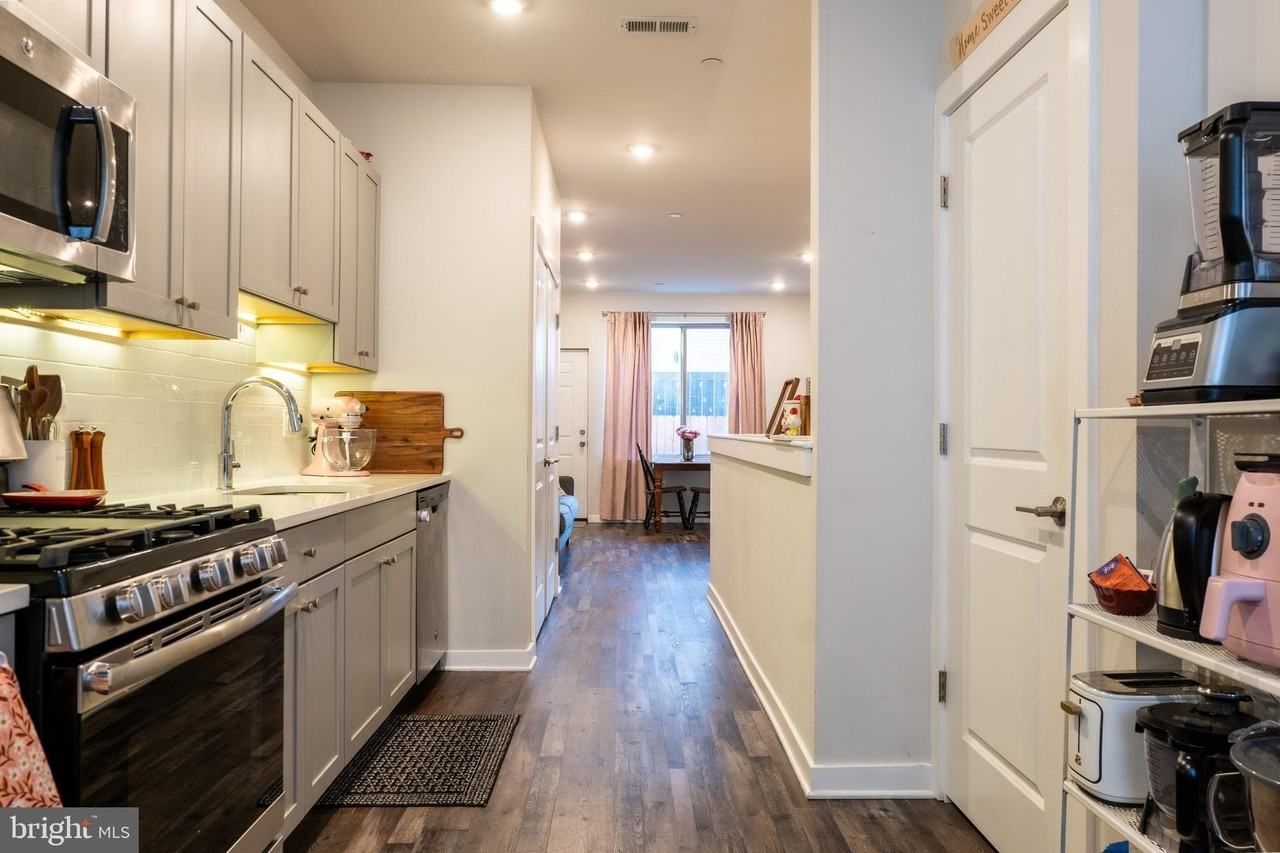 3708 Haverford Ave #1 - Photo 4 of 32