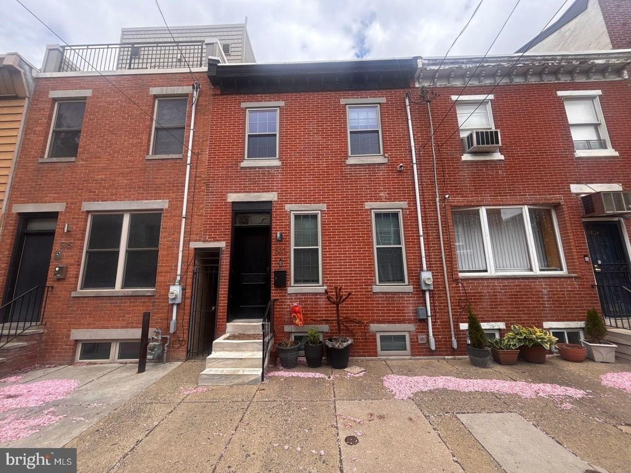 533 Manton St