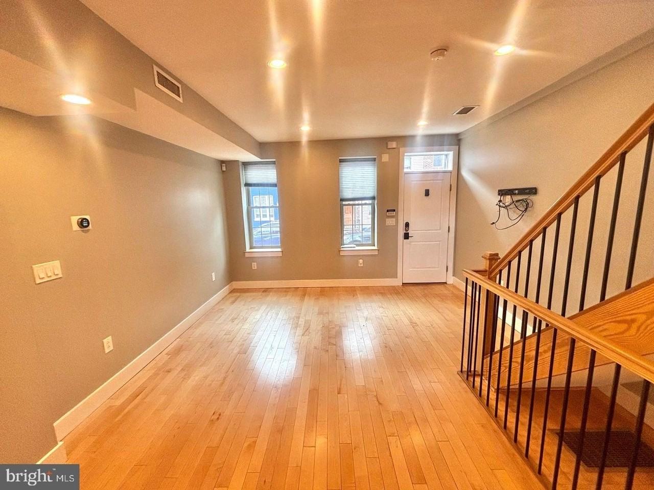 533 Manton St - Photo 4 of 22