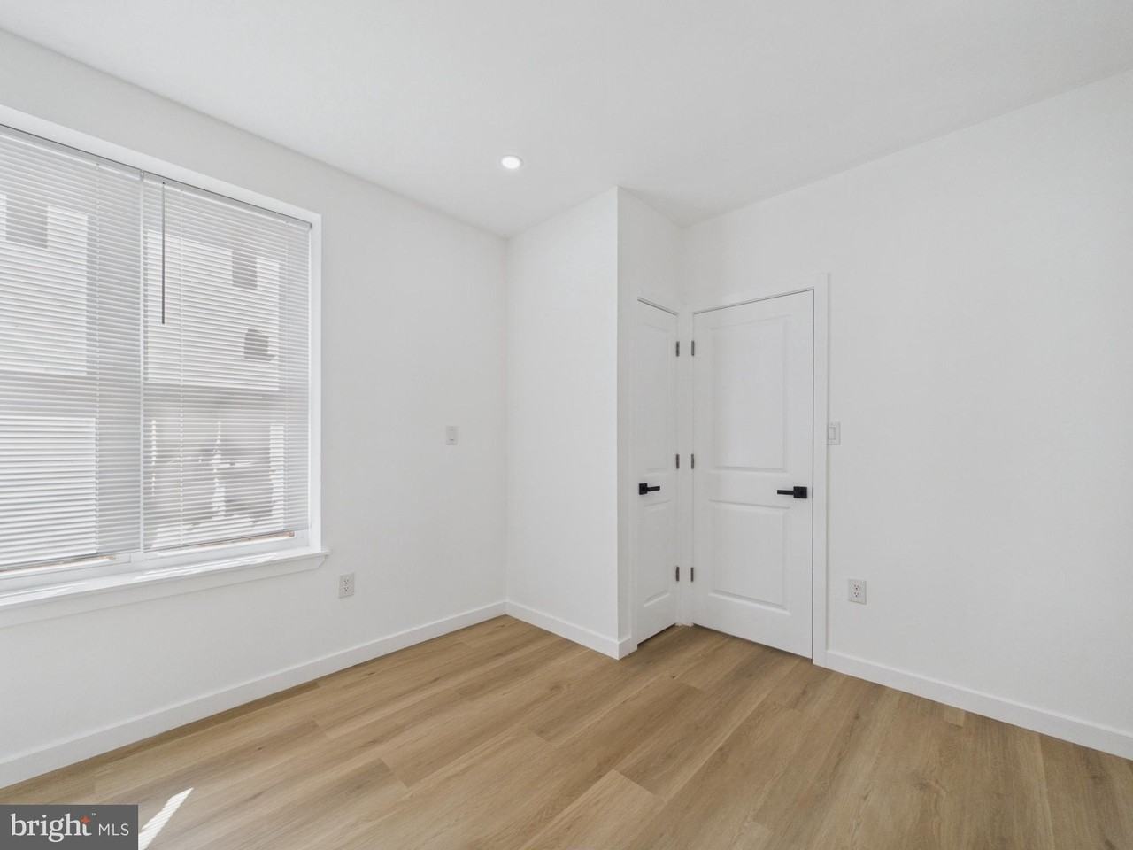 3205 Summer St - Photo 6 of 24