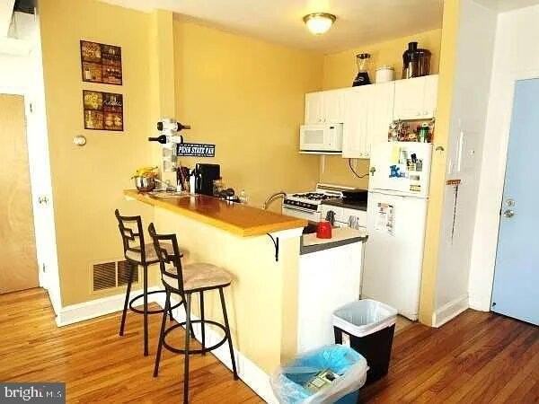 4373 Main St #2F - Photo 3 of 15