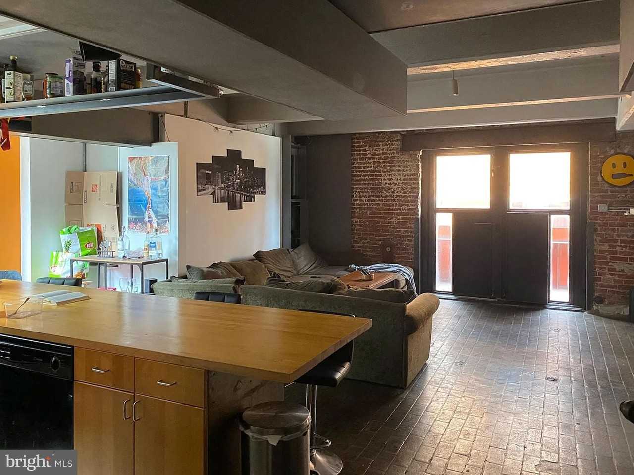 144 W Laurel St #202 - Photo 5 of 24