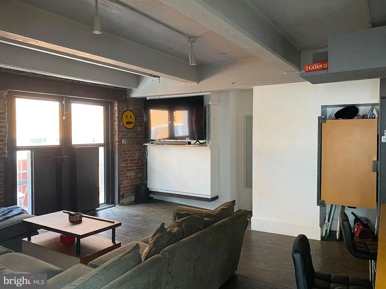 144 W Laurel St #202 - Photo 6 of 24