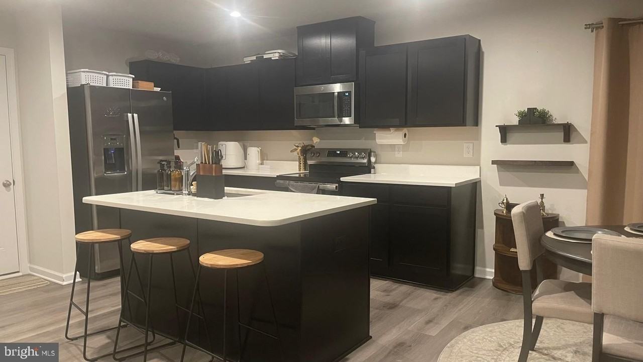 205 Thicket Dr - Photo 2 of 19