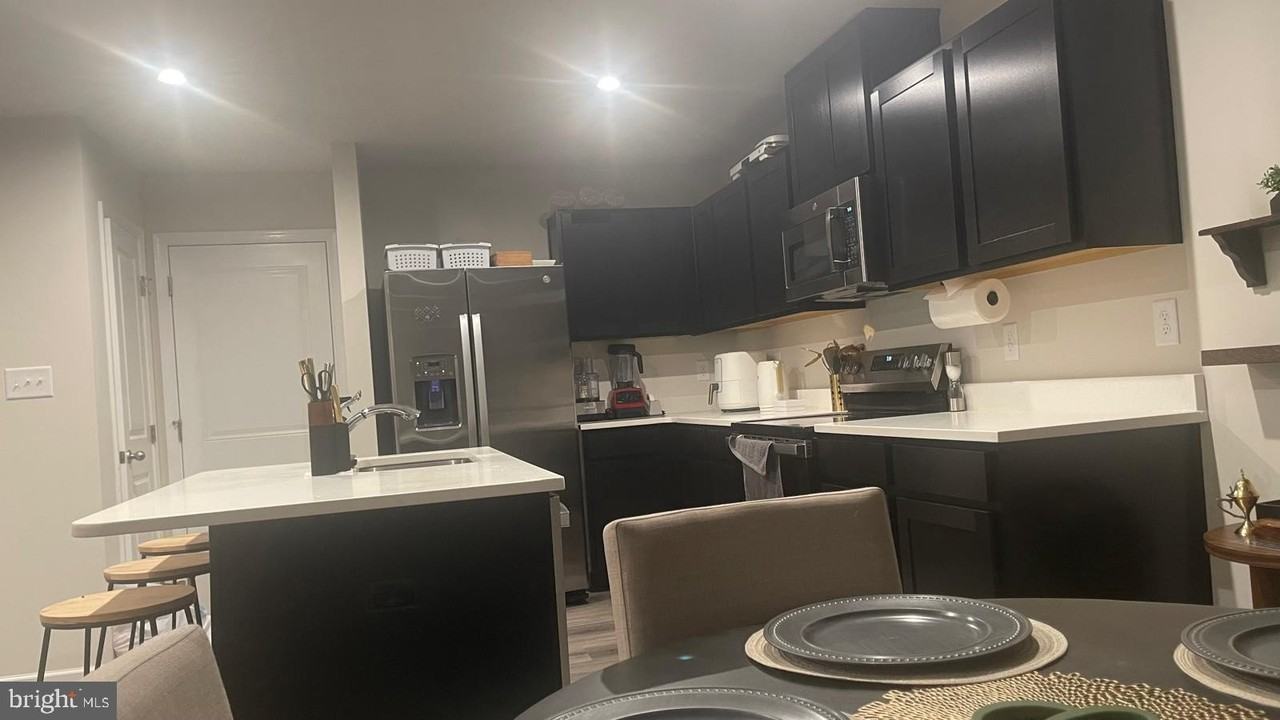 205 Thicket Dr - Photo 3 of 19