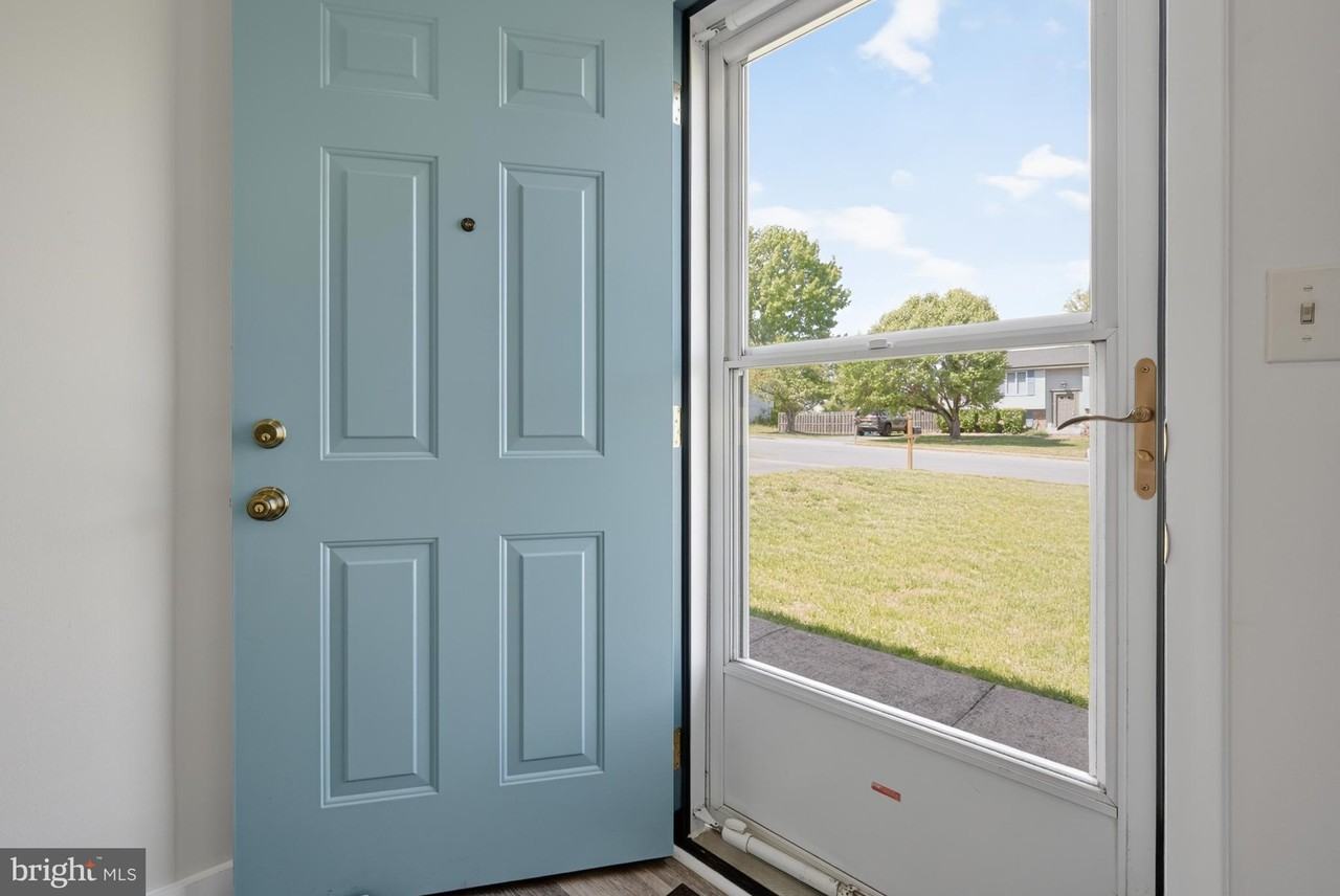 4429 Cub Run Rd - Photo 4 of 50