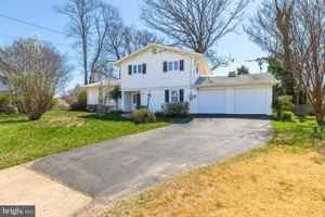 featured image of 3923 Forest Grove Dr