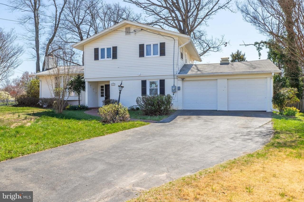3923 Forest Grove Dr - Photo 2 of 46