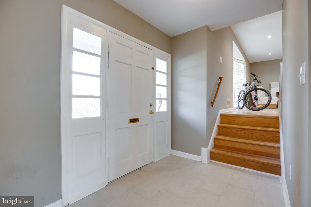 3923 Forest Grove Dr - Photo 4 of 46