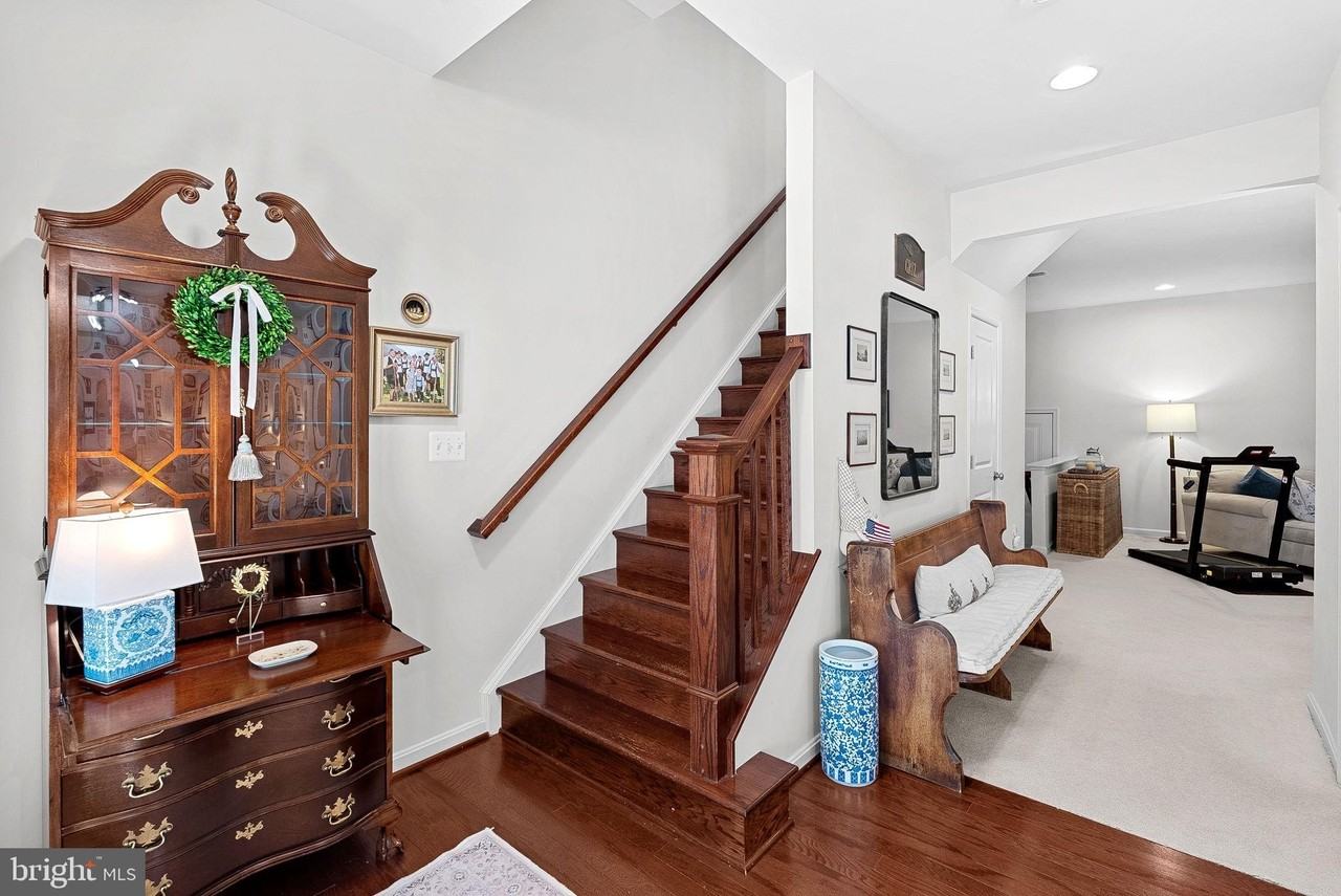 22840 Goldsborough Ter - Photo 2 of 37