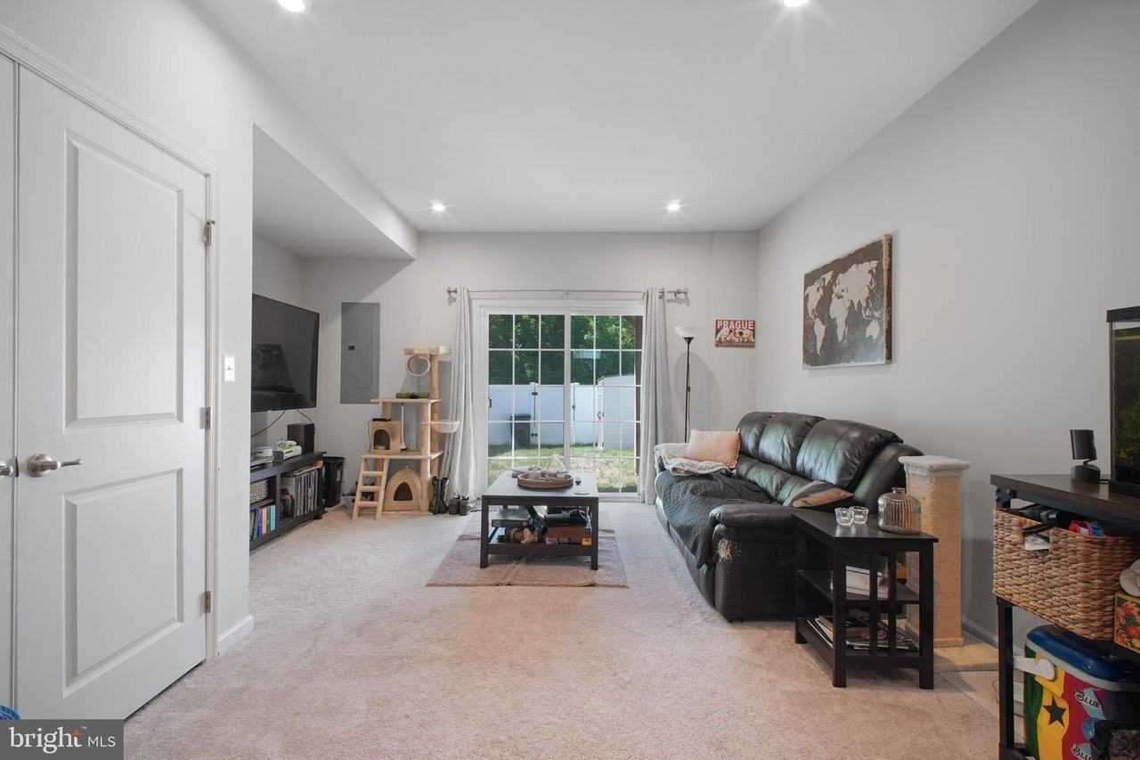 535 View Point Way - Photo 3 of 33