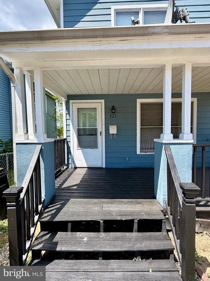 321 N Kent St - Photo 2 of 22