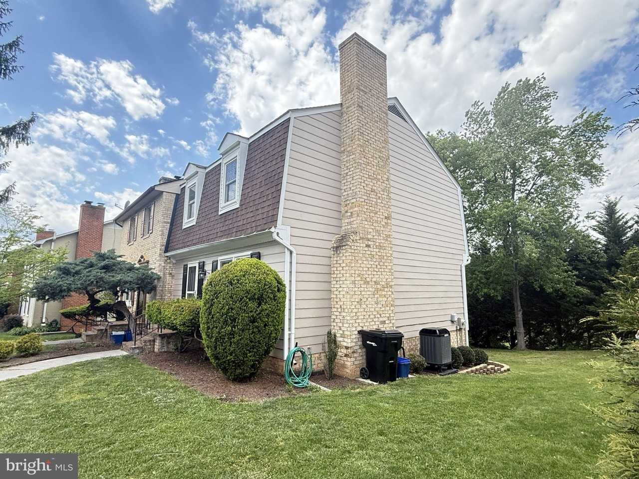 824 Appleseed Ct - Photo 3 of 47