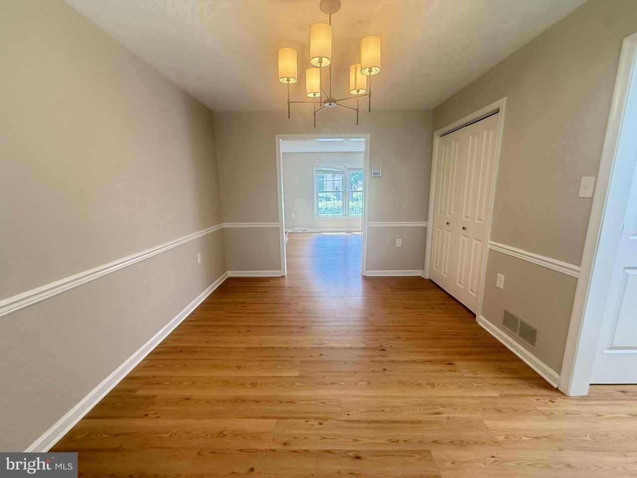824 Appleseed Ct - Photo 7 of 47
