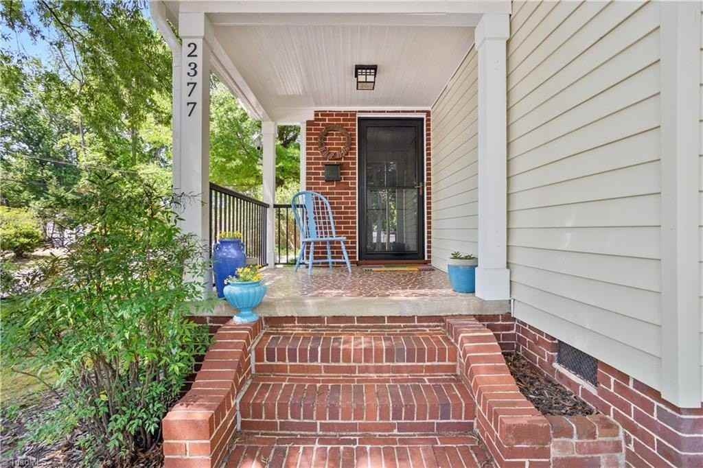 2377 Westfield Ave - Photo 2 of 21