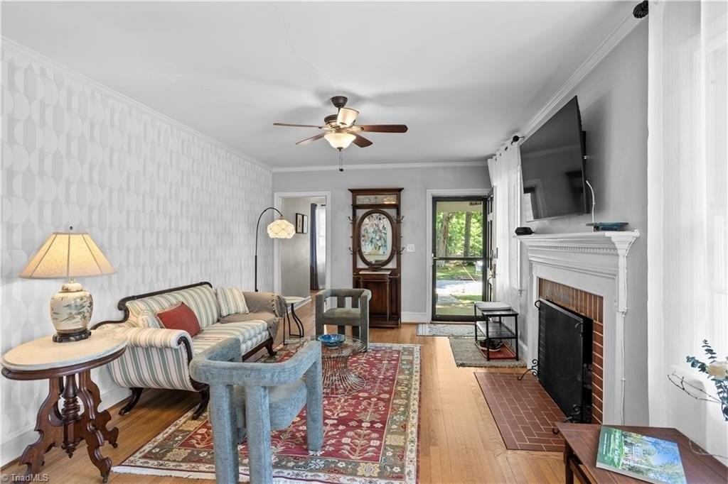 2377 Westfield Ave - Photo 5 of 21