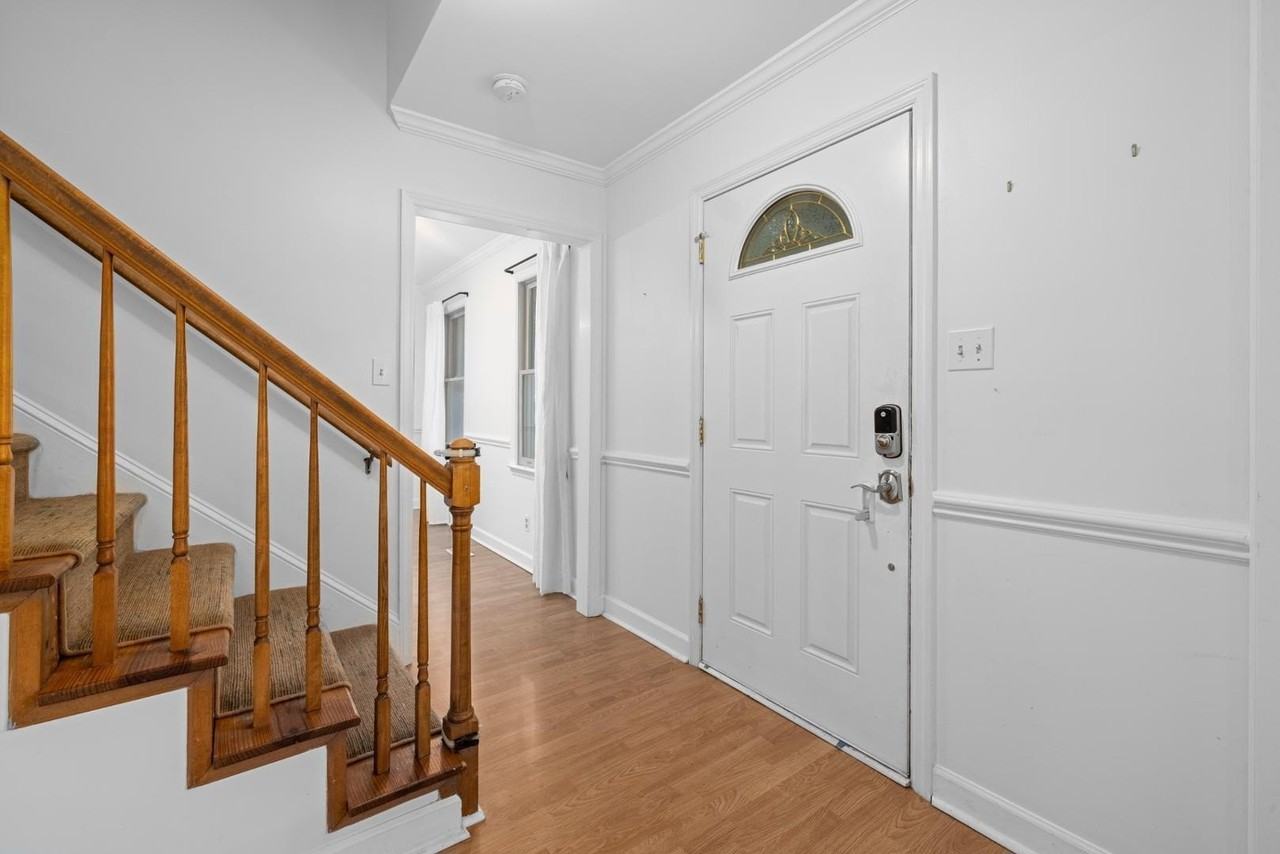 3804 Zenith Pl - Photo 4 of 32