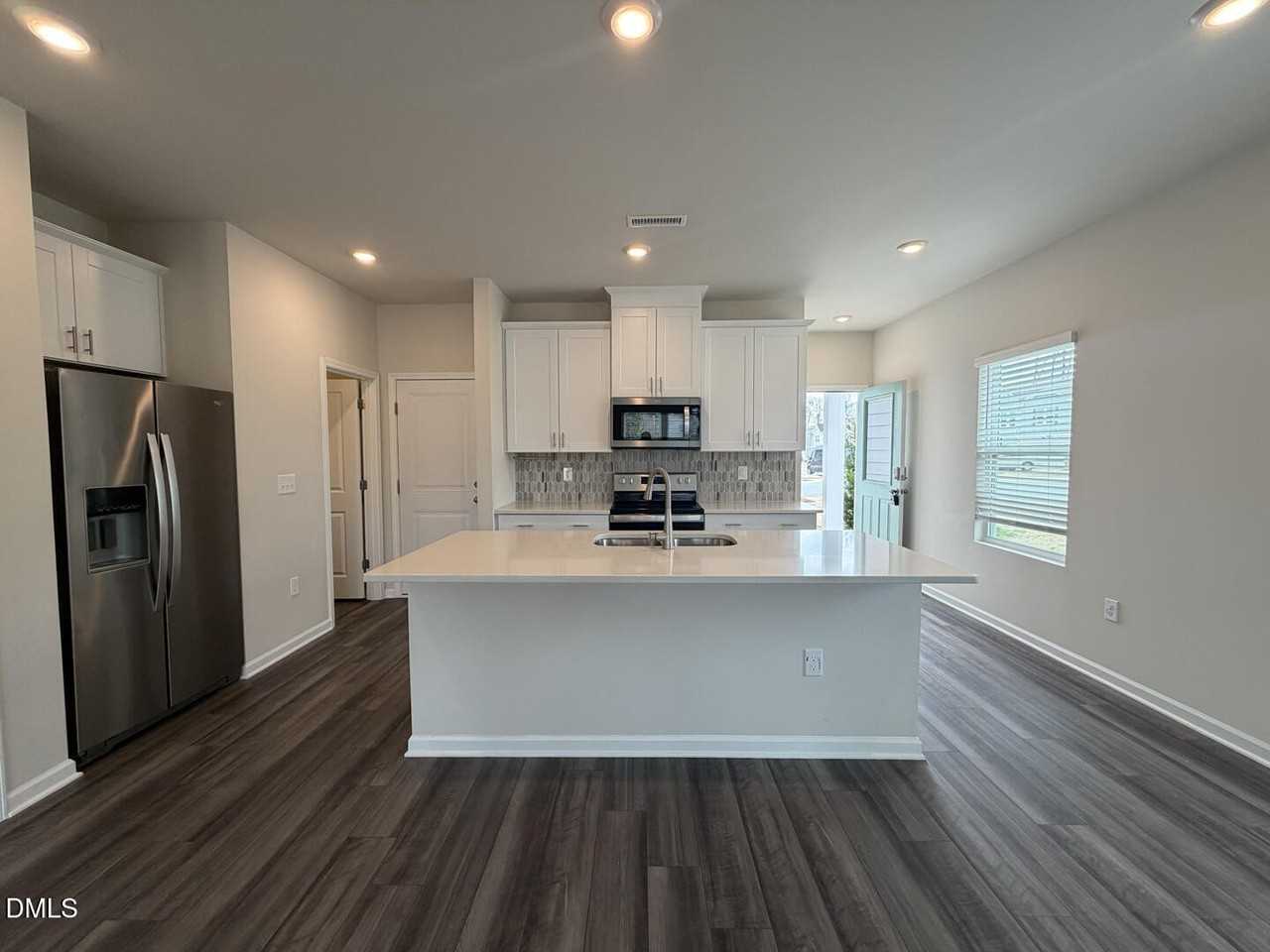 932 Clearhaven Ln - Photo 4 of 42